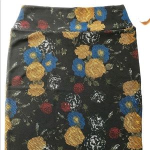 Medium Lularoe Cassie Pencil Skirt